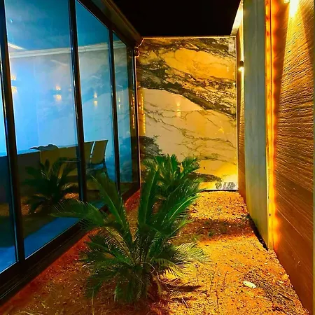 בית אירוח Peaceful Villas-rooms-barbecue *